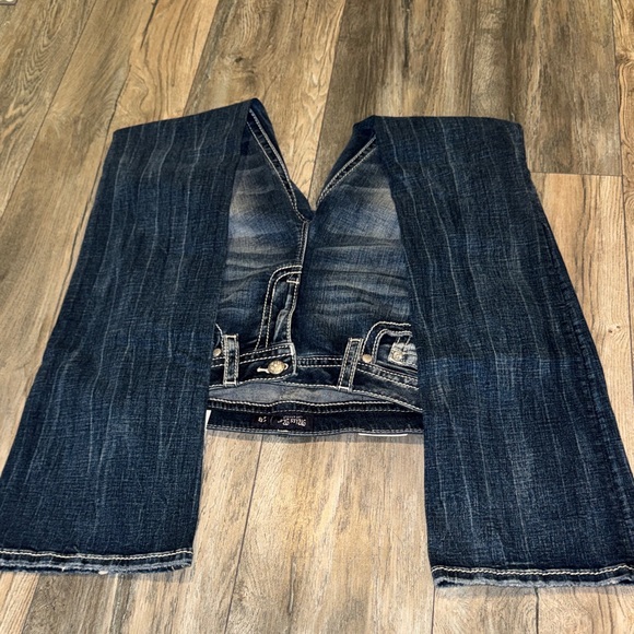 Miss Me Mid-Rise Boot Cut Pop Wing Cross Jeans Sz 28x34 - Picture 6 of 11